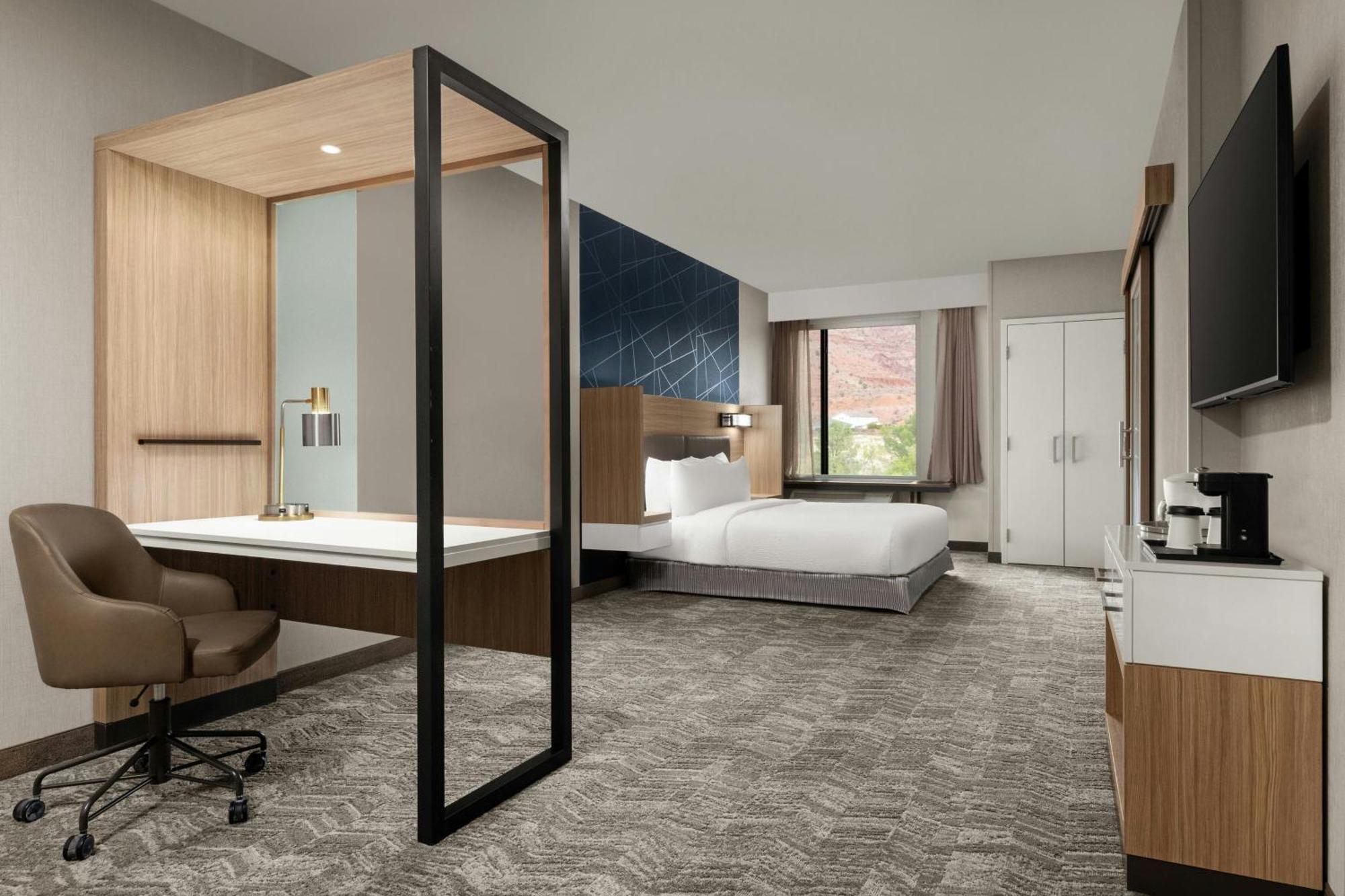 Springhill Suites By Marriott Канаб Экстерьер фото